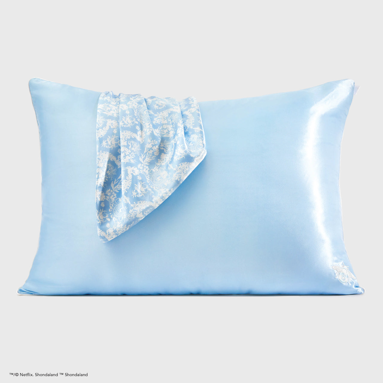 Bridgerton x Kitsch Satijnen Kussensloop - Toile De Blue