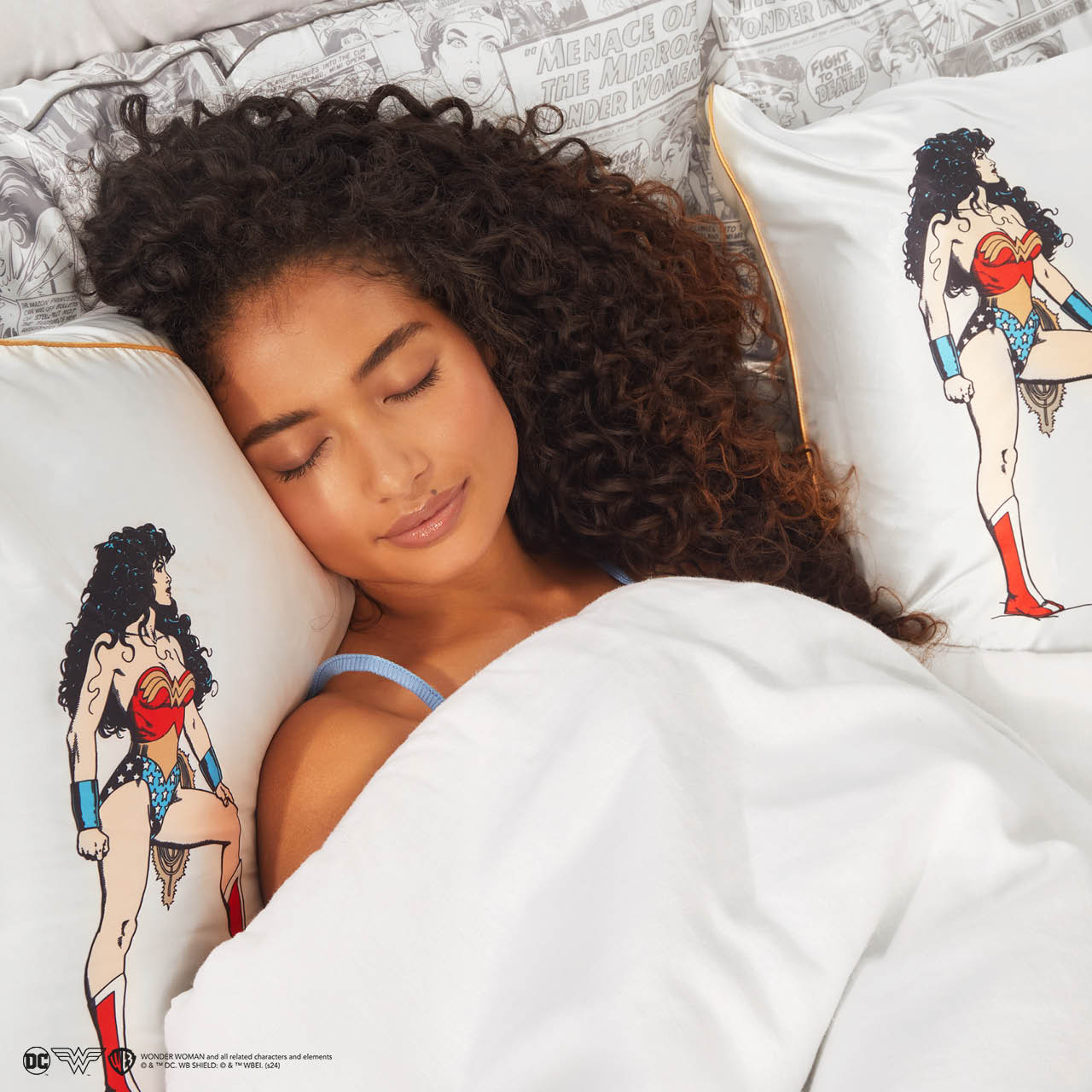 Kitsch x Wonder Woman Satin Kuddfodral - Believe In Wonder